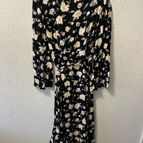 Elan International Maxi Wrap Dress - Picture 3 of 10